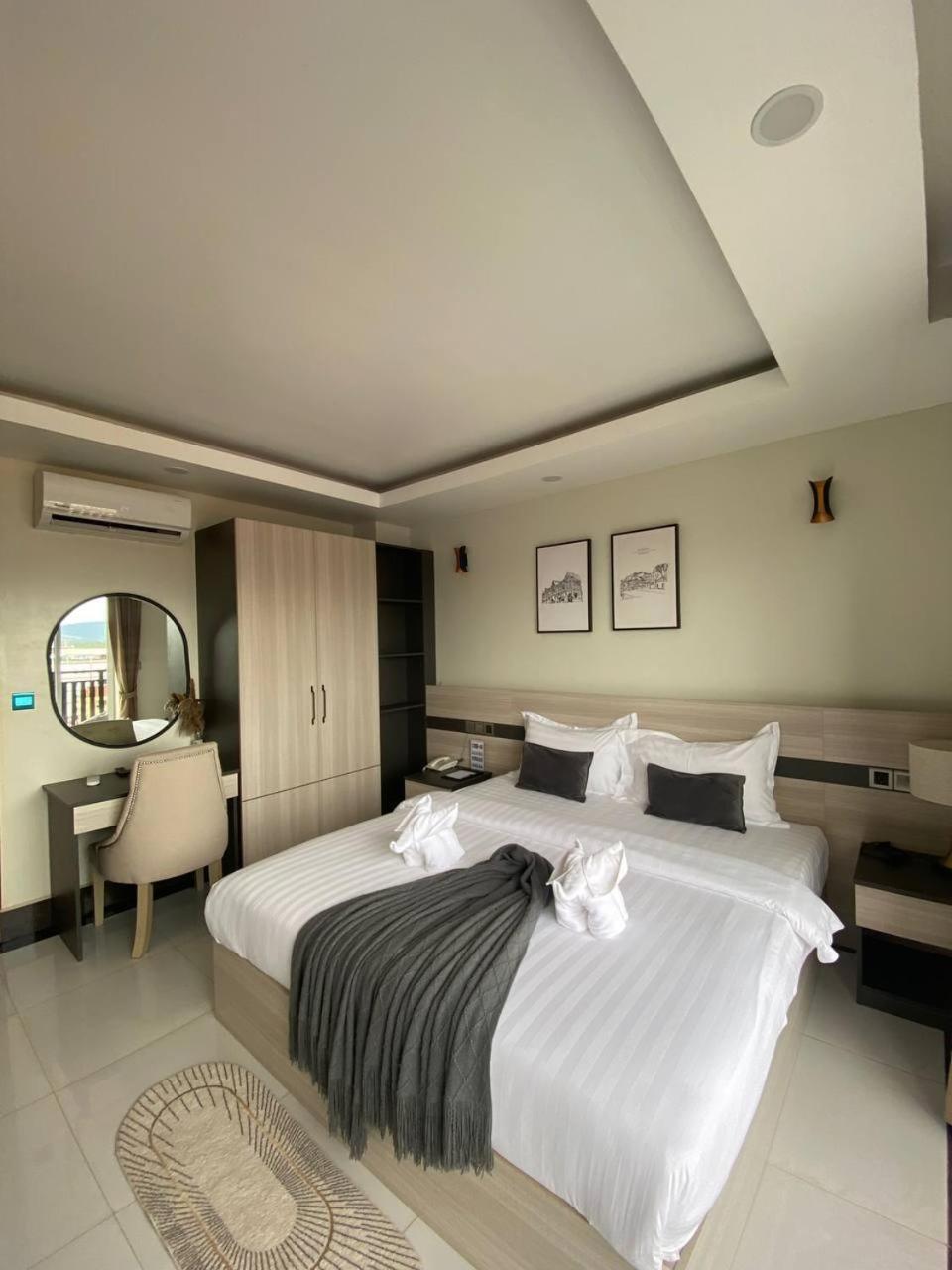 Twin Hotel 캄폿 외부 사진